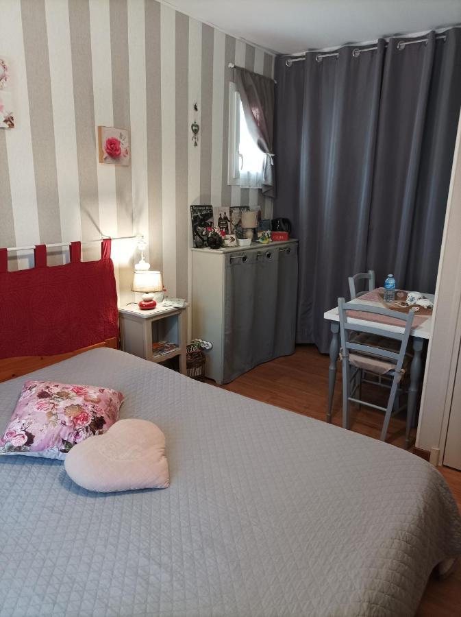 Bed and Breakfast Le Nid De Mesanges Chauffour-sur-Vell Zewnętrze zdjęcie